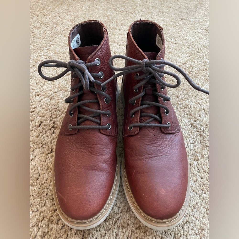 Mens Toms Porter Boots - Like new! Water resistant leather boots.